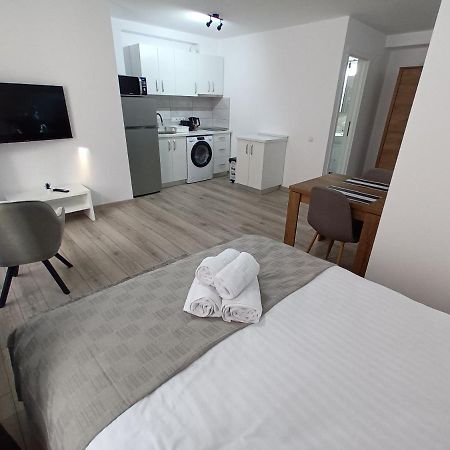 Old Town Studio Apartments Бая Маре Екстериор снимка