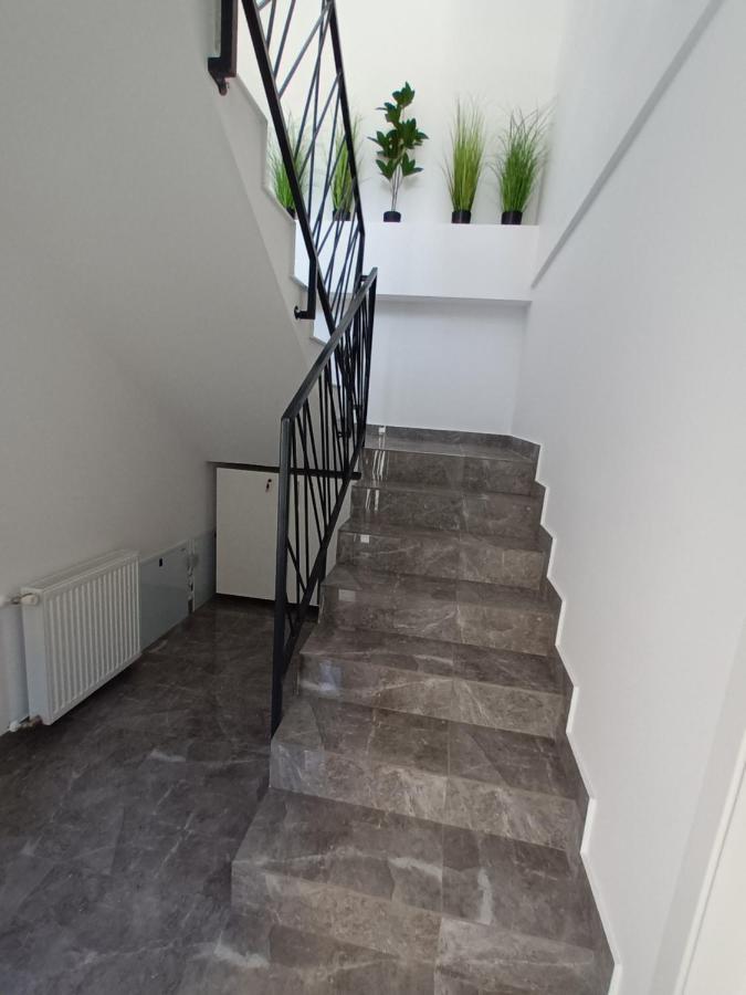 Old Town Studio Apartments Бая Маре Екстериор снимка