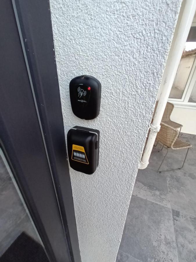 Old Town Studio Apartments Бая Маре Екстериор снимка