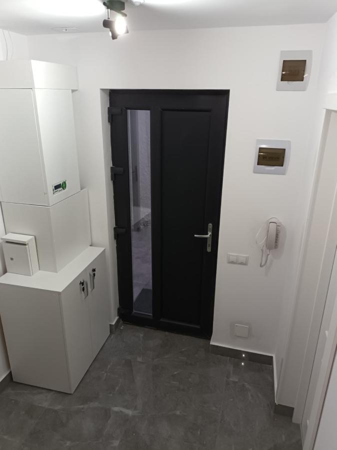 Old Town Studio Apartments Бая Маре Екстериор снимка