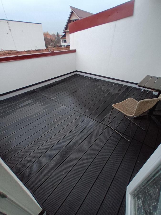 Old Town Studio Apartments Бая Маре Екстериор снимка