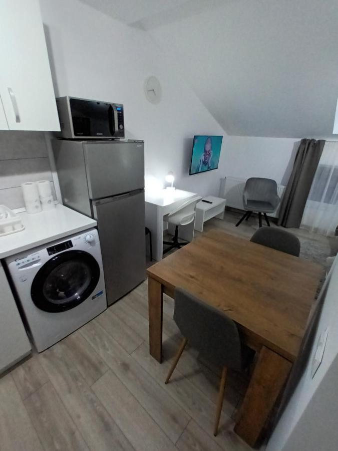 Old Town Studio Apartments Бая Маре Екстериор снимка
