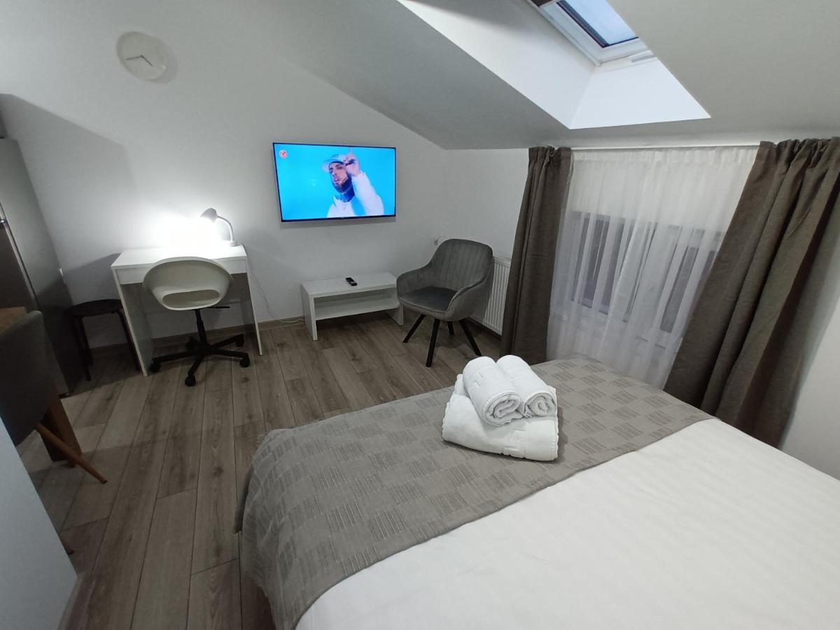Old Town Studio Apartments Бая Маре Екстериор снимка