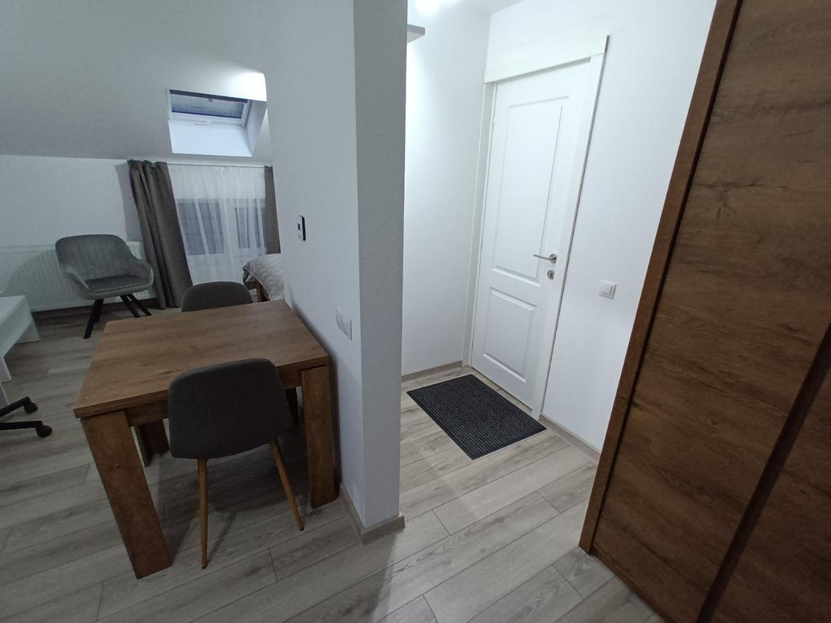 Old Town Studio Apartments Бая Маре Екстериор снимка