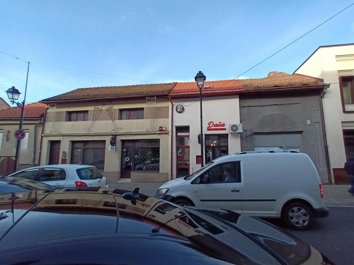 Old Town Studio Apartments Бая Маре Екстериор снимка