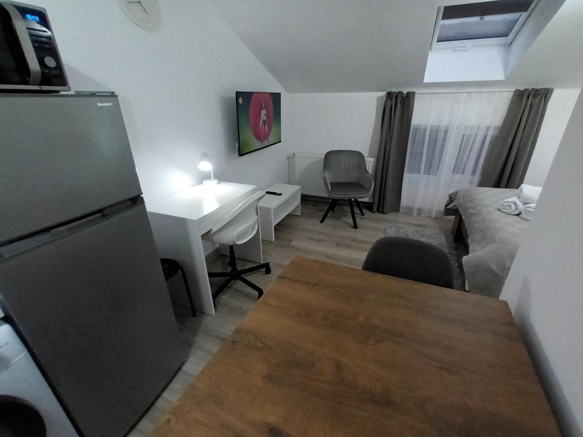 Old Town Studio Apartments Бая Маре Екстериор снимка