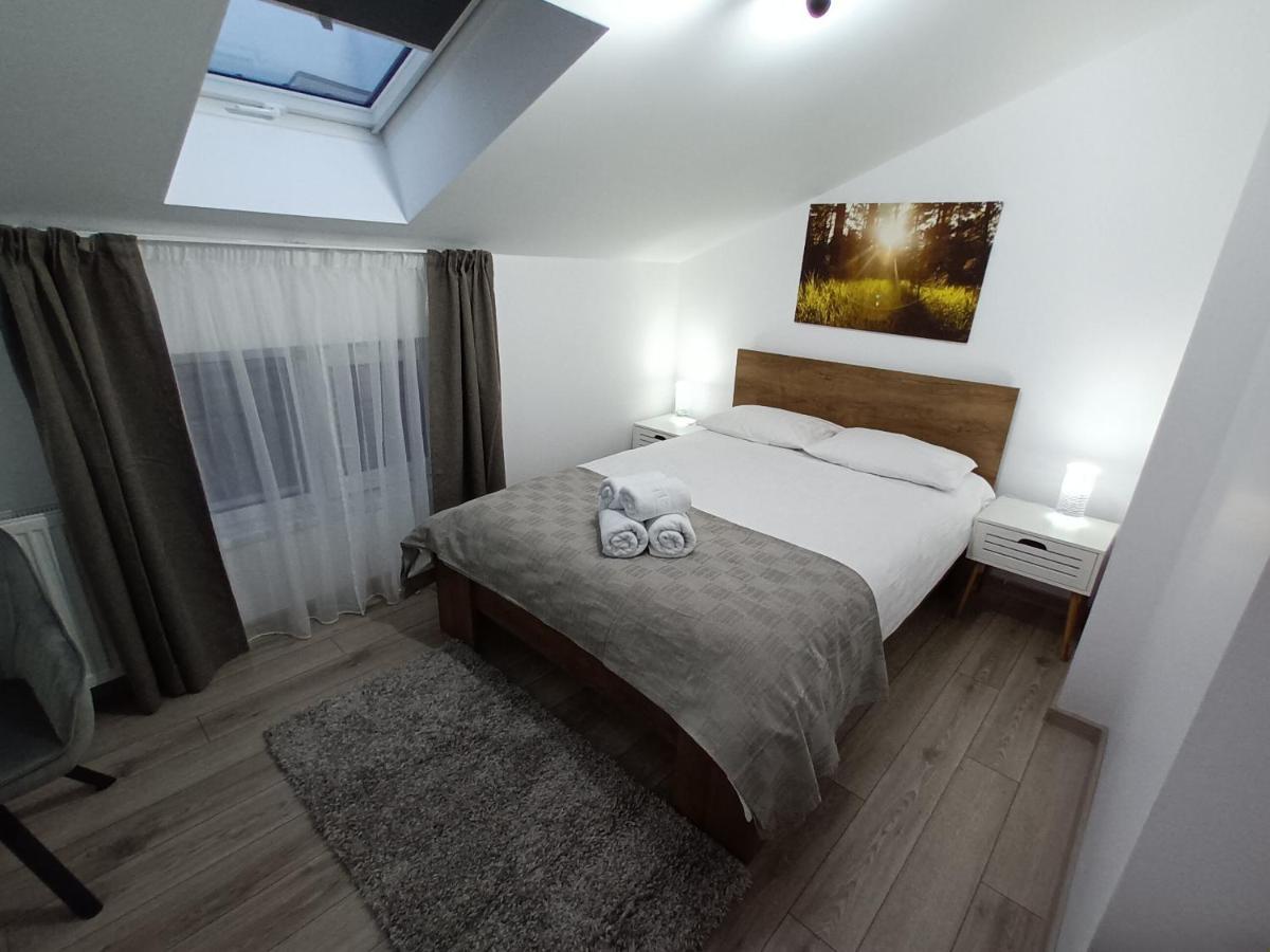 Old Town Studio Apartments Бая Маре Екстериор снимка
