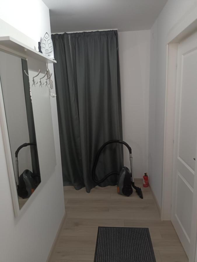 Old Town Studio Apartments Бая Маре Екстериор снимка