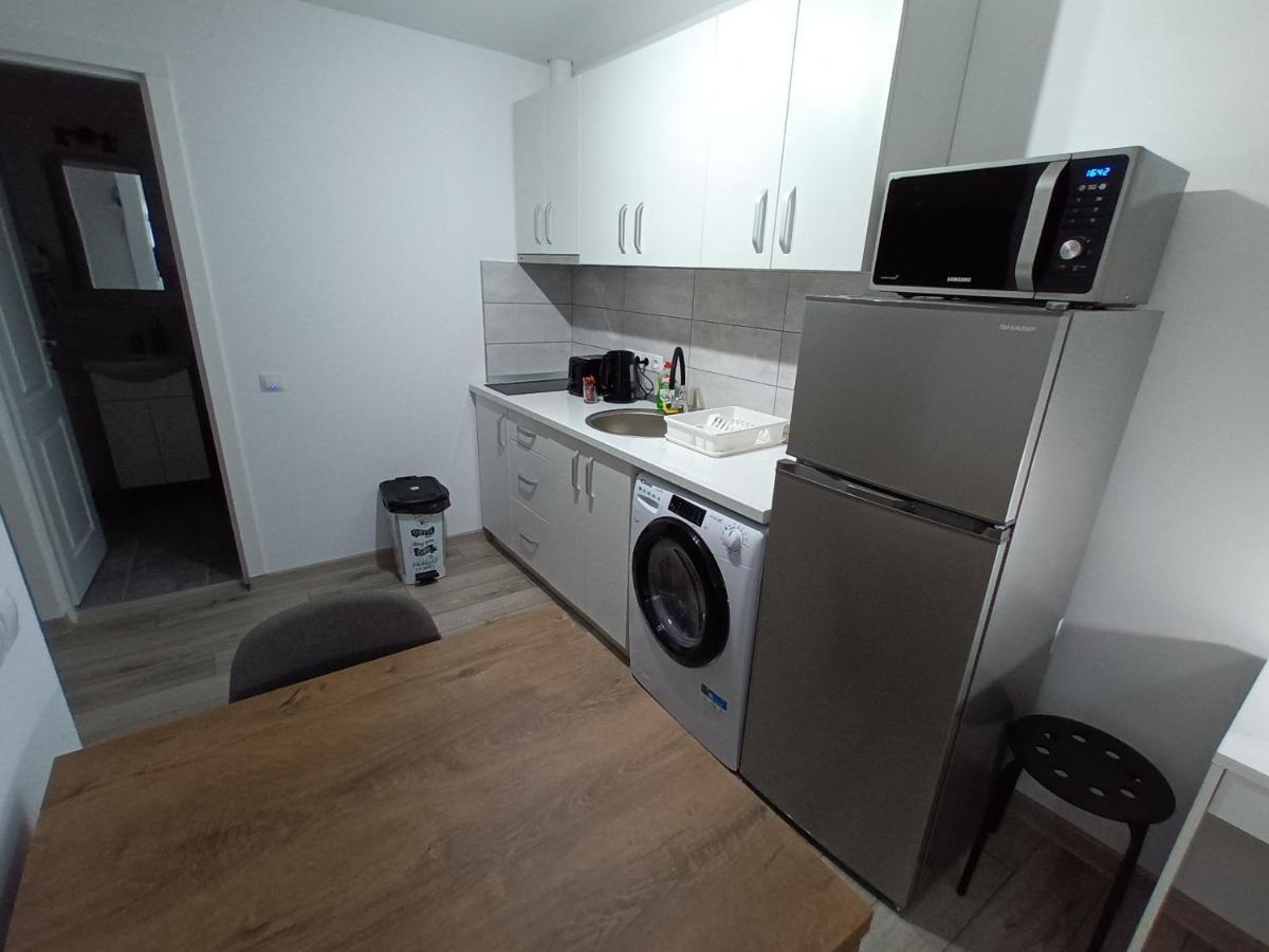 Old Town Studio Apartments Бая Маре Екстериор снимка