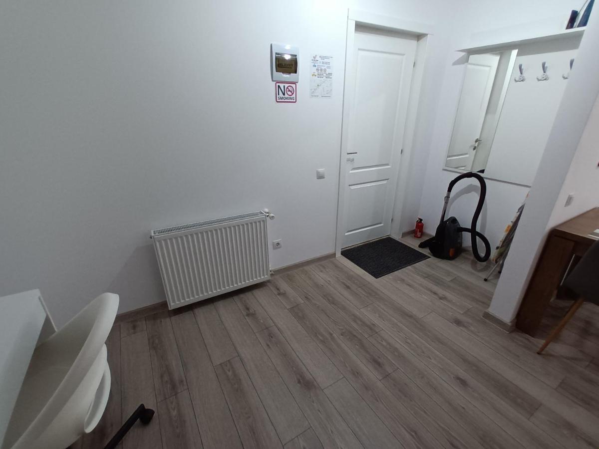 Old Town Studio Apartments Бая Маре Екстериор снимка