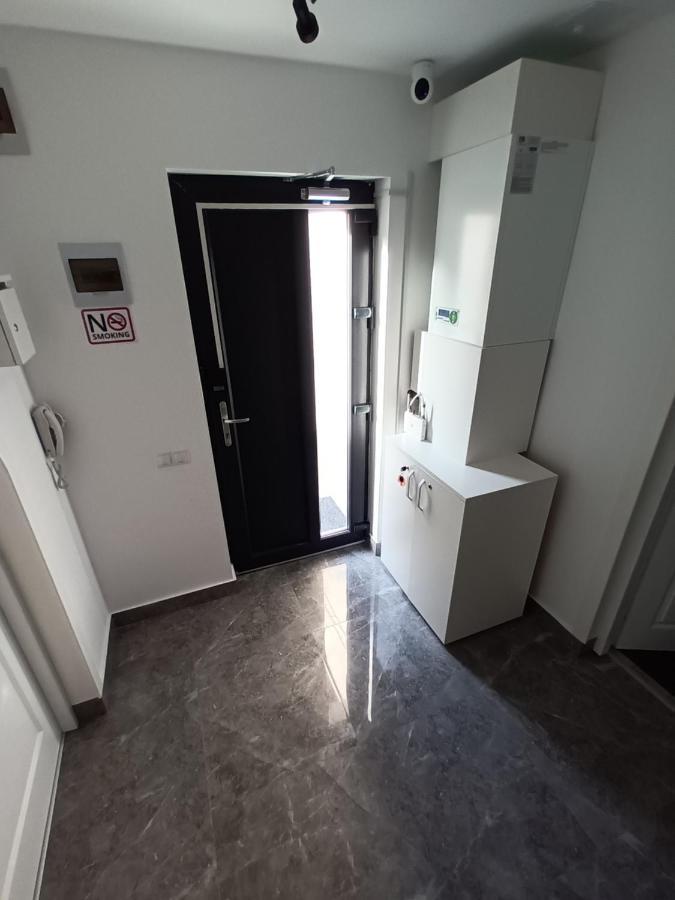 Old Town Studio Apartments Бая Маре Екстериор снимка