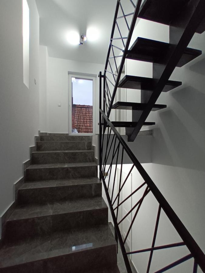 Old Town Studio Apartments Бая Маре Екстериор снимка